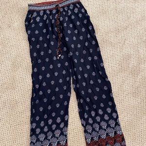 Lightweight patterned pants